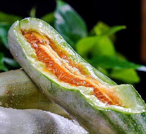 网红吃瓜洗眼睛,揭秘网络红人的另类养生法